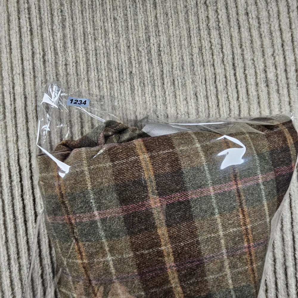 Lauren Ralph Lauren 100% Wool Poncho L/XL Tartan Plaid Cape Beautiful Old Money - Picture 10 of 10